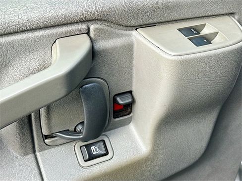 Used 2019 Chevrolet Express 3500 Extended w/ Power Convenience Package image 17