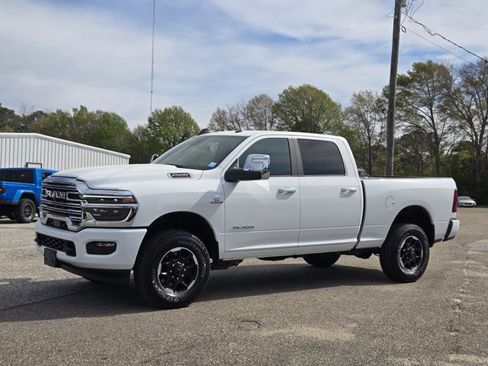 Used 2026 RAM 2500 Laramie AWD/4WD image 1