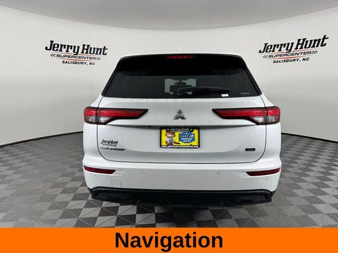 Used 2023 Mitsubishi Outlander SE Black Edition image 7