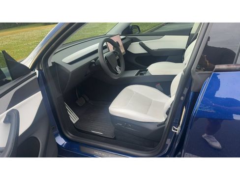 Used 2026 Tesla Model Y Long Range AWD/4WD image 5