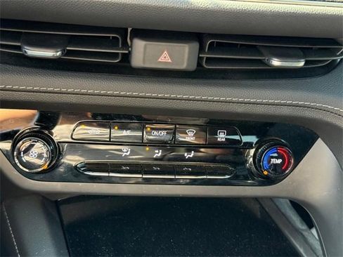 Used 2023 Buick Envision Preferred image 21