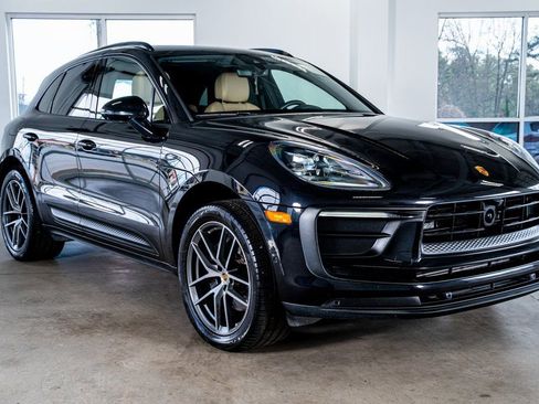 Used 2023 Porsche Macan image 4