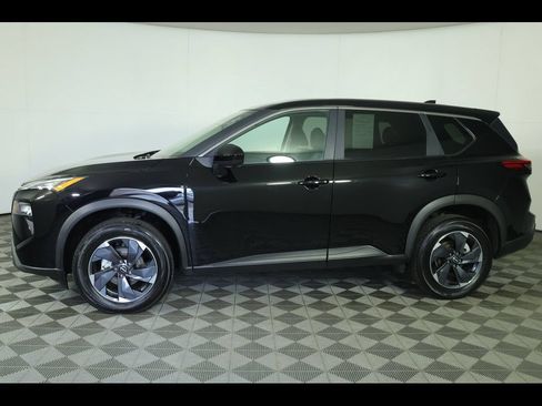 Used 2025 Nissan Rogue SV AWD/4WD image 12
