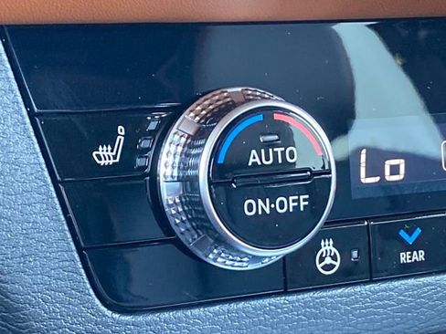 New 2025 Mitsubishi Outlander SEL image 21