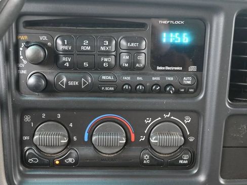 Used 2001 Chevrolet Silverado 1500 LT RWD image 17
