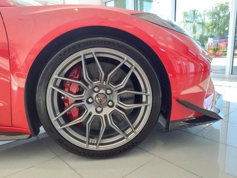 Used 2023 Chevrolet Corvette Z06 w/ Z07 Performance Package RWD image 13