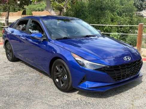 Used 2021 Hyundai Elantra SEL image 1