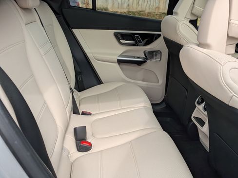 Certified 2025 Mercedes-Benz GLC 300 4MATIC image 35