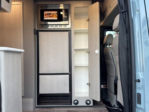 Used 2023 Mercedes-Benz Sprinter 3500 w/ Parking Package image 41