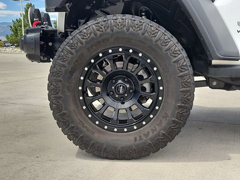 Used 2018 Jeep Wrangler Unlimited Sport AWD/4WD image 24