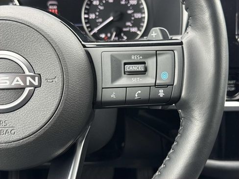 Used 2025 Nissan Pathfinder SL image 13