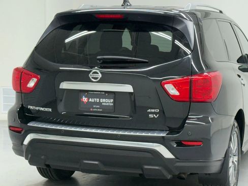 Used 2020 Nissan Pathfinder SV image 13