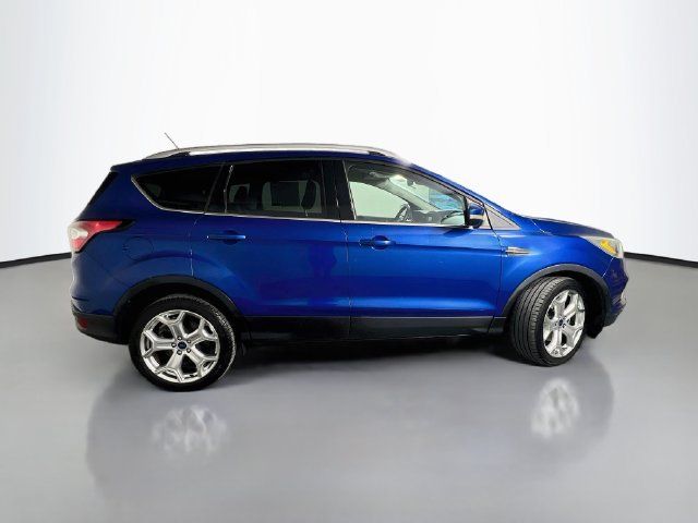 Used 2018 Ford Escape Titanium w/ Ford Safe & Smart Package FWD image 9