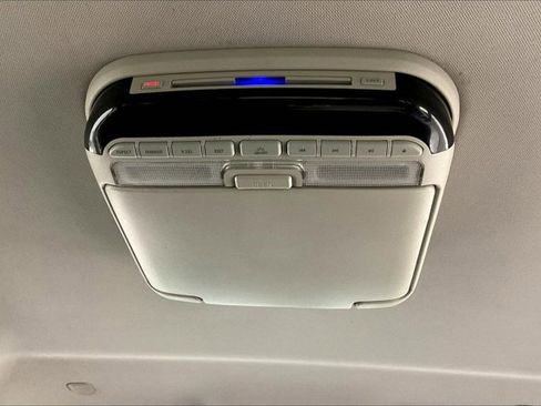 Used 2017 Chrysler Pacifica Touring image 35