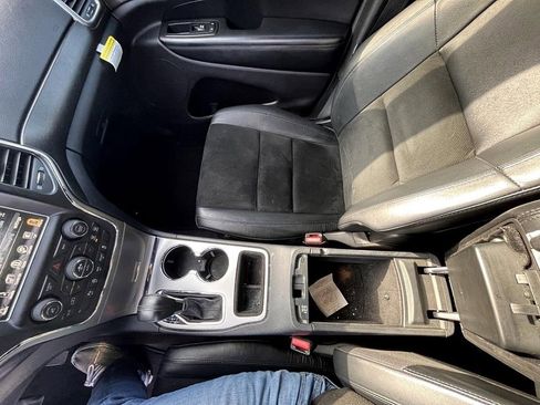 Used 2017 Jeep Grand Cherokee Altitude image 14