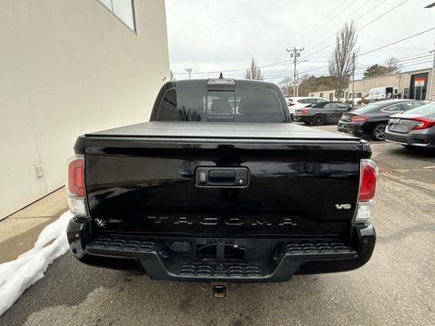 Used 2020 Toyota Tacoma TRD Off-Road w/ Technology Package image 5