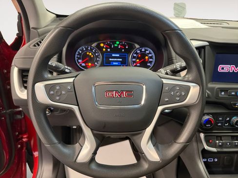 Used 2024 GMC Terrain SLE w/ Driver Convenience Package image 14