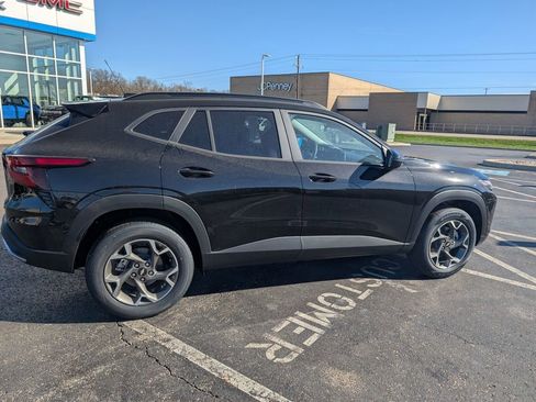 New 2026 Chevrolet Trax LT image 8