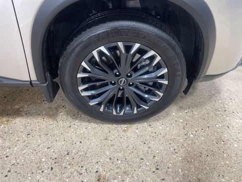 Certified 2025 Nissan Rogue SL w/ Tech Package image 38