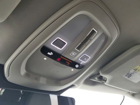 Used 2025 Volvo XC90 B6 Plus image 36