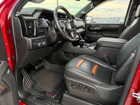 Used 2025 GMC Sierra 1500 AT4 w/ AT4 Premium Package AWD/4WD image 13