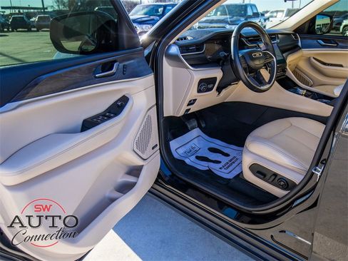 Used 2022 Jeep Grand Cherokee L Limited image 27