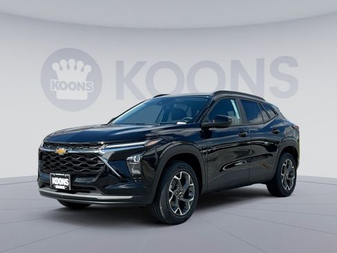 New 2026 Chevrolet Trax LT w/ Driver Confidence Package FWD image 1