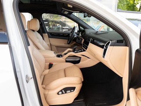 Used 2019 Porsche Cayenne AWD/4WD image 22