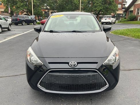 Used 2020 Toyota Yaris L FWD image 2