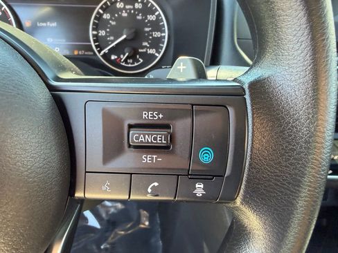 Used 2024 Nissan Rogue SV FWD image 25