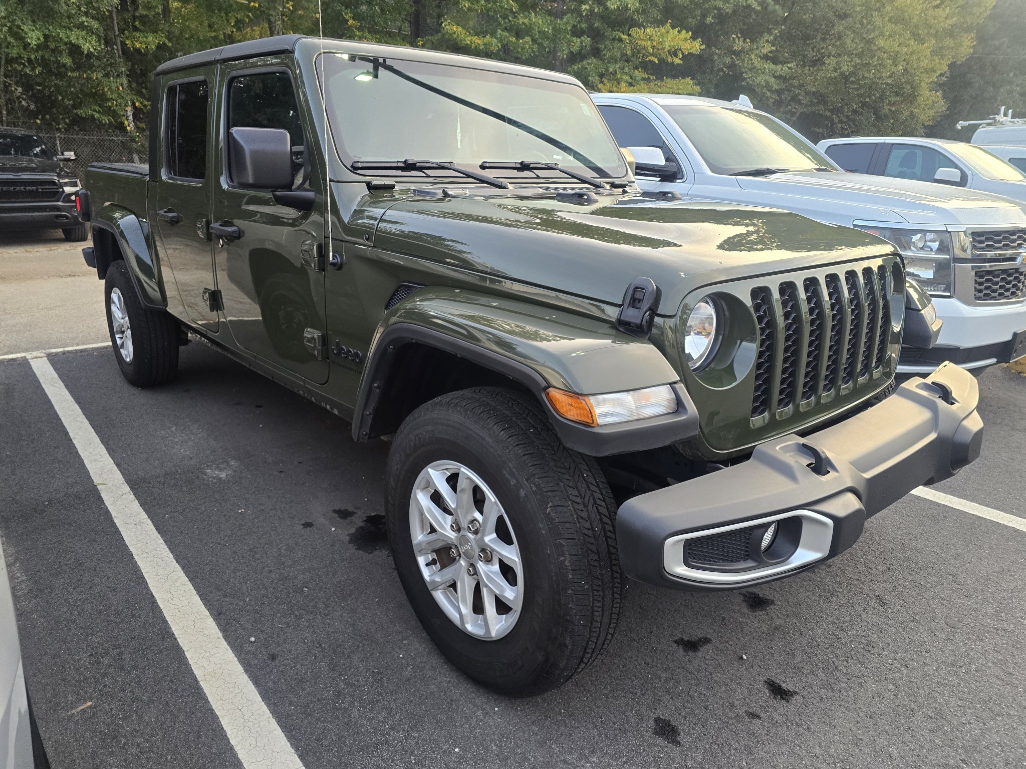 Used 2023 Jeep Gladiator Sport AWD/4WD image 1