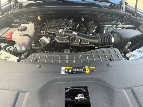 Certified 2025 Jeep Grand Cherokee Limited image 31