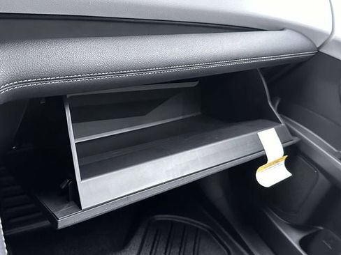 Used 2026 Toyota Sienna LE image 35