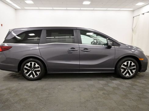 Certified 2025 Honda Odyssey EX-L image 9