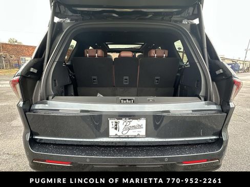 New 2026 Lincoln Navigator Reserve AWD/4WD image 19