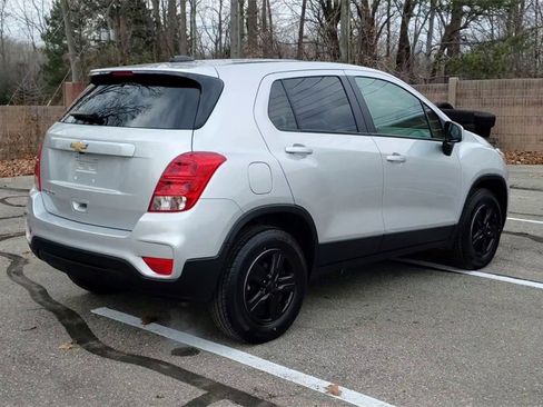 Used 2021 Chevrolet Trax LS w/ Tint and Cruise Package image 8