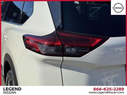 Used 2023 Nissan Rogue Platinum w/ Platinum Premium Package image 11