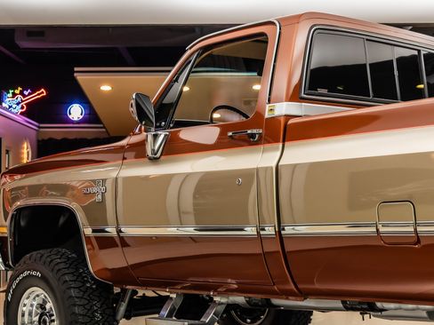 Used 1987 Chevrolet C/K Truck 2500 image 34