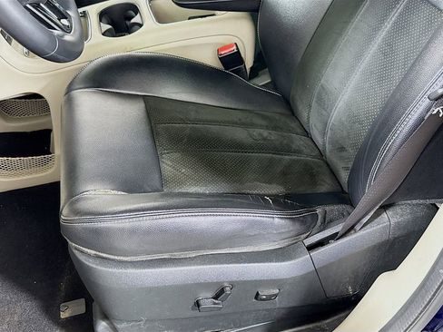 Used 2014 Dodge Grand Caravan SXT FWD image 18
