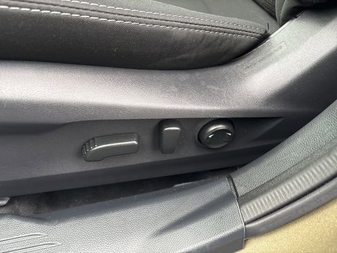 Certified 2025 Subaru Outback Premium w/ Popular Package #1A image 21