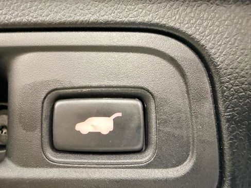 Used 2021 Honda Pilot Touring image 16