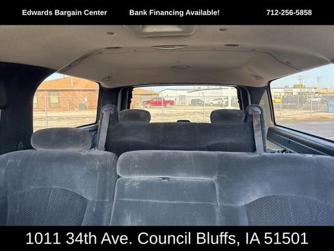 Used 2002 Chevrolet Suburban LS image 19