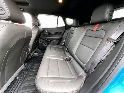 Used 2025 Chevrolet Trax RS w/ Sunroof Package image 14