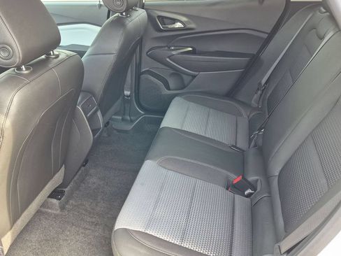 Used 2025 Chevrolet Trax LT FWD image 25