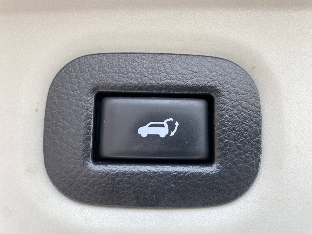 Used 2016 Nissan Rogue SV w/ SV Premium Package AWD/4WD image 25