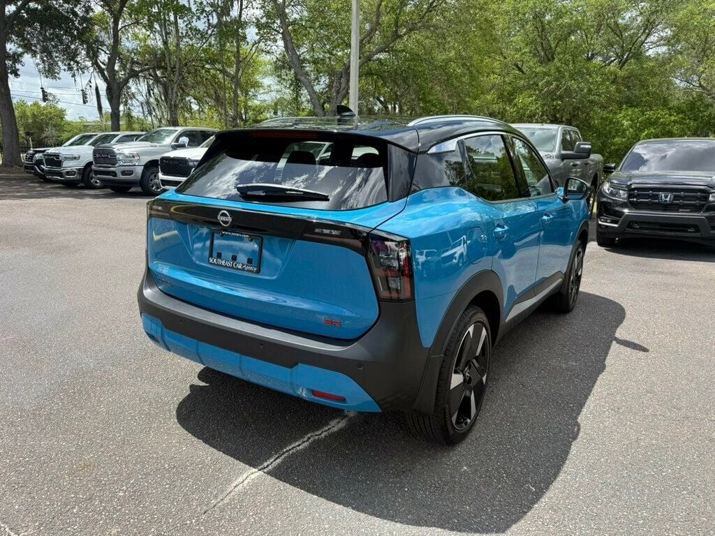 Used 2025 Nissan Kicks SR w/ SR Premium Package FWD image 11