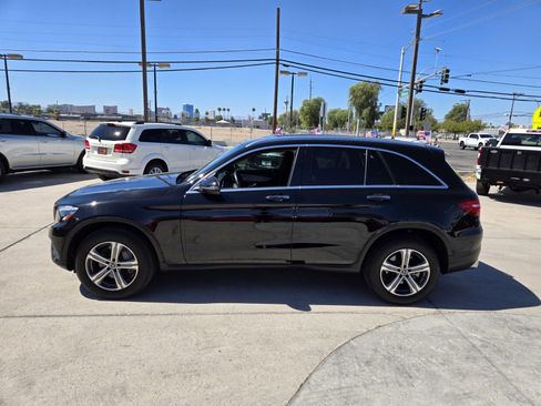 Used 2019 Mercedes-Benz GLC 300 image 2