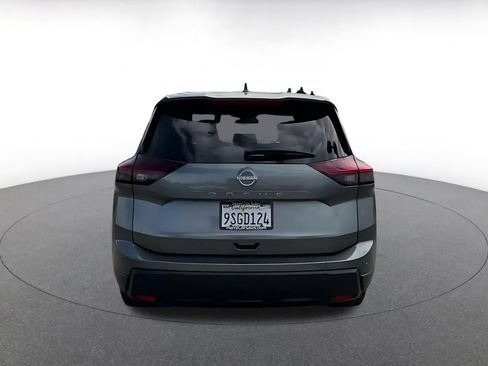 Used 2025 Nissan Rogue SV FWD image 10