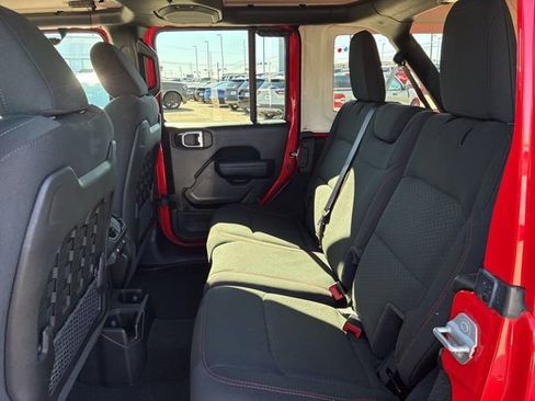 Used 2022 Jeep Wrangler Unlimited Rubicon w/ Cold Weather Group image 24