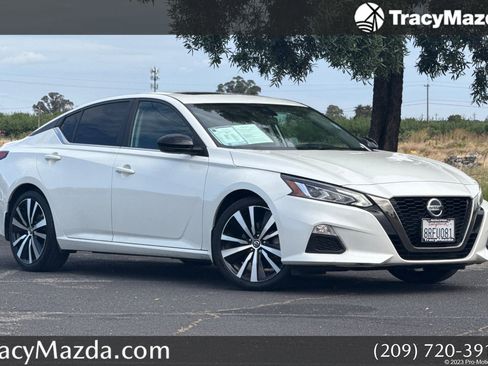 Used 2020 Nissan Altima 2.5 SR w/ Premium Package FWD image 1